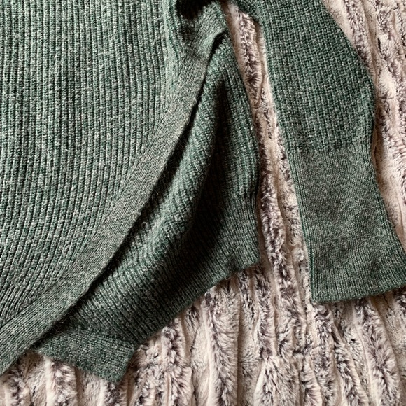 Small Banana Republic Green Sweater - Picture 4 of 7